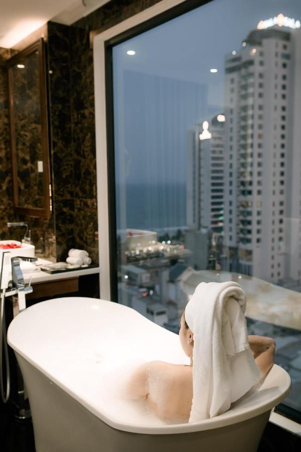 อดาลีน โฮเต็ล แอนด์ สวีท Hotel ดานัง ภายนอก รูปภาพ