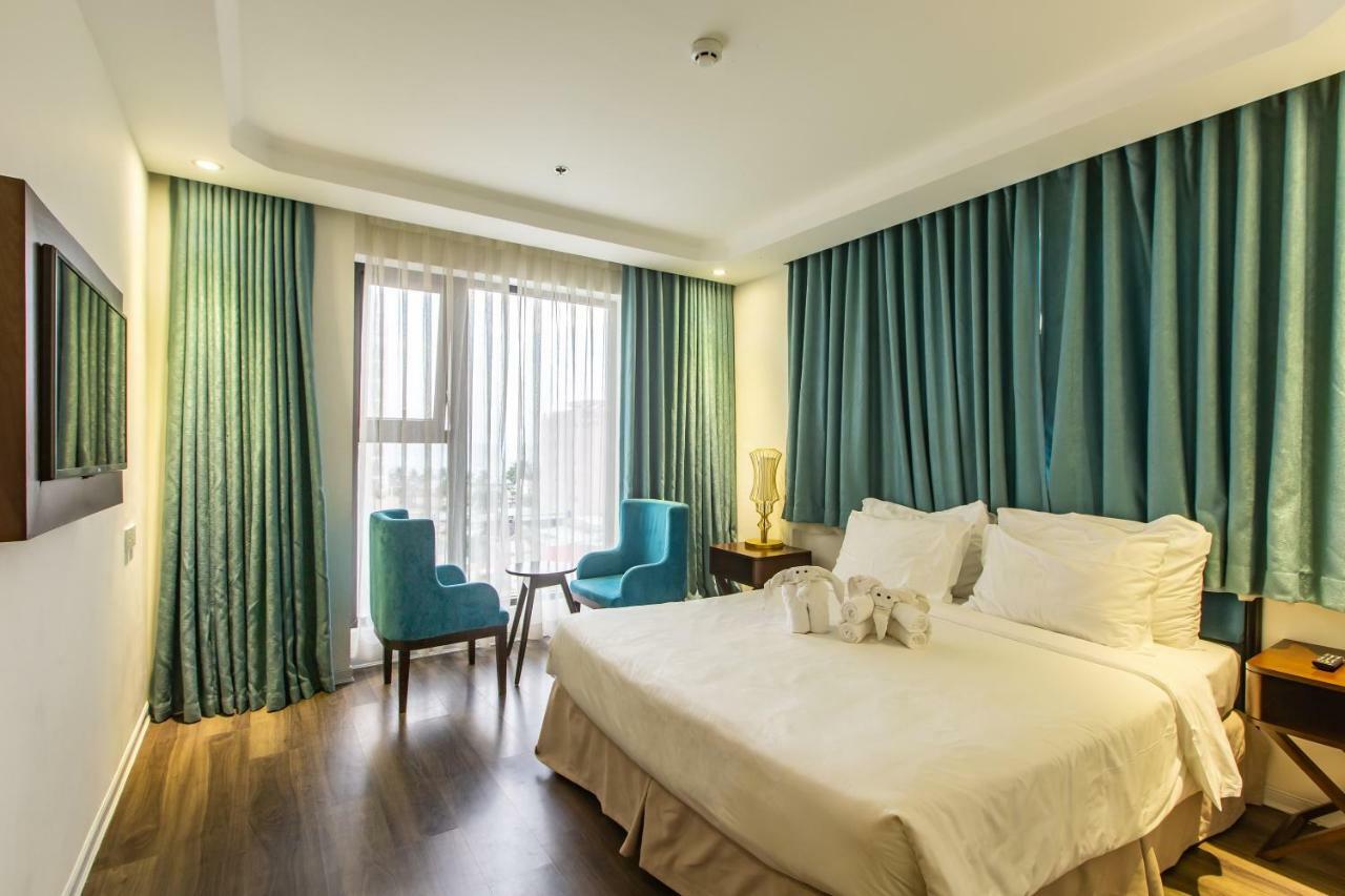 อดาลีน โฮเต็ล แอนด์ สวีท Hotel ดานัง ภายนอก รูปภาพ