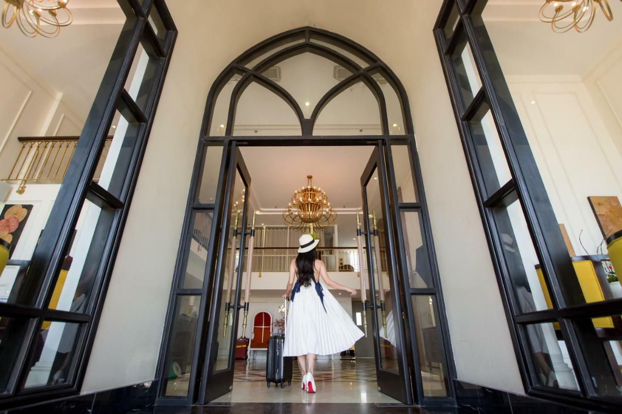 อดาลีน โฮเต็ล แอนด์ สวีท Hotel ดานัง ภายนอก รูปภาพ