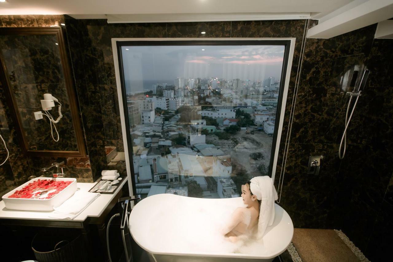 อดาลีน โฮเต็ล แอนด์ สวีท Hotel ดานัง ภายนอก รูปภาพ