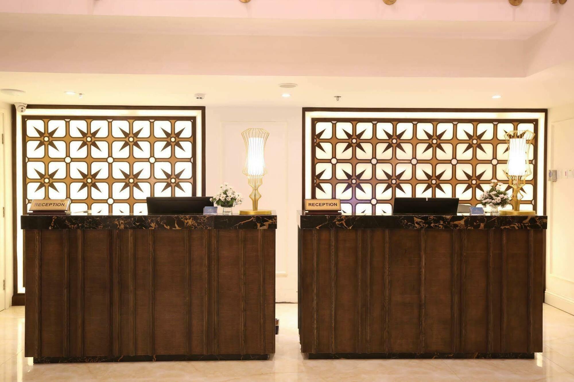 อดาลีน โฮเต็ล แอนด์ สวีท Hotel ดานัง ภายนอก รูปภาพ