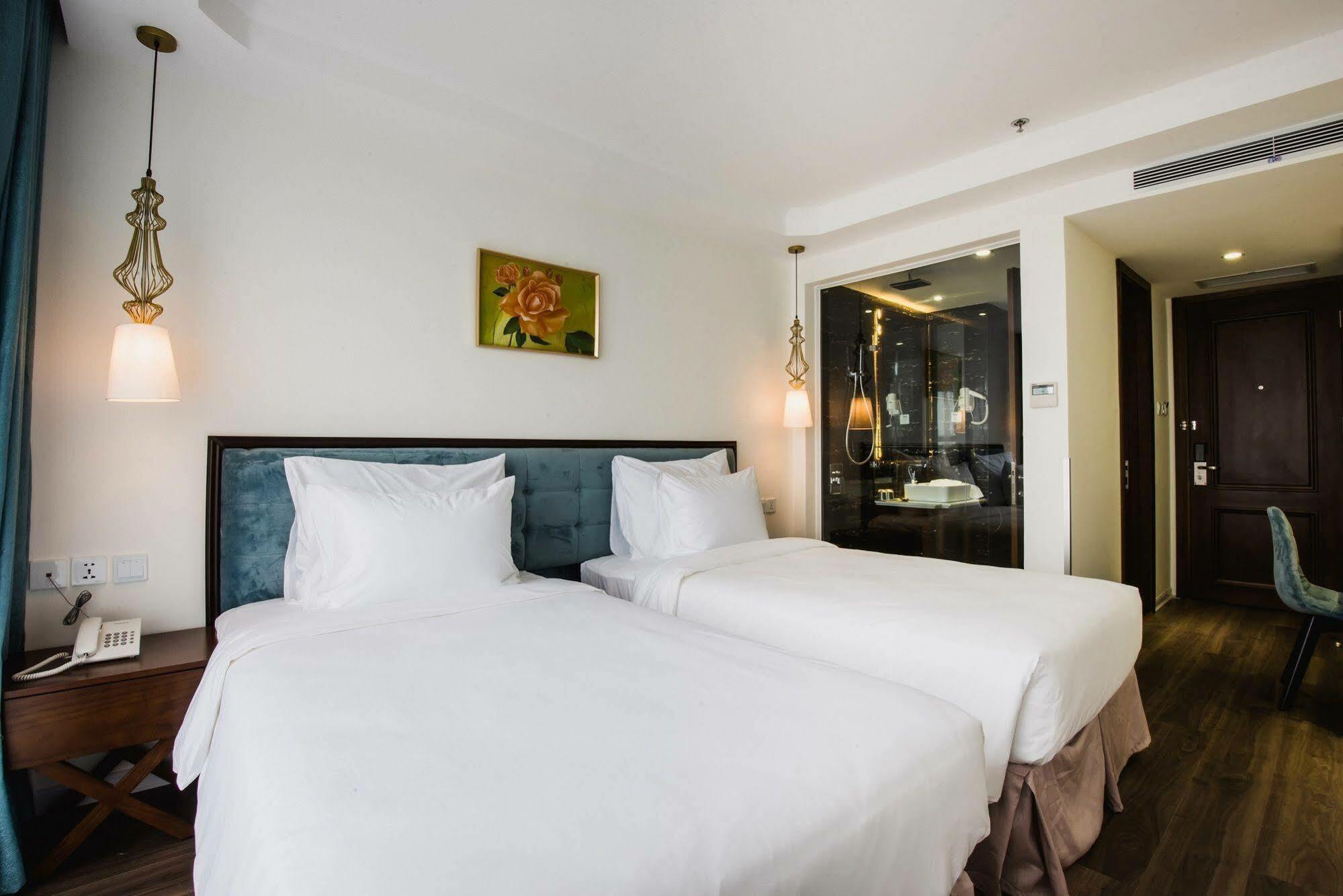 อดาลีน โฮเต็ล แอนด์ สวีท Hotel ดานัง ภายนอก รูปภาพ