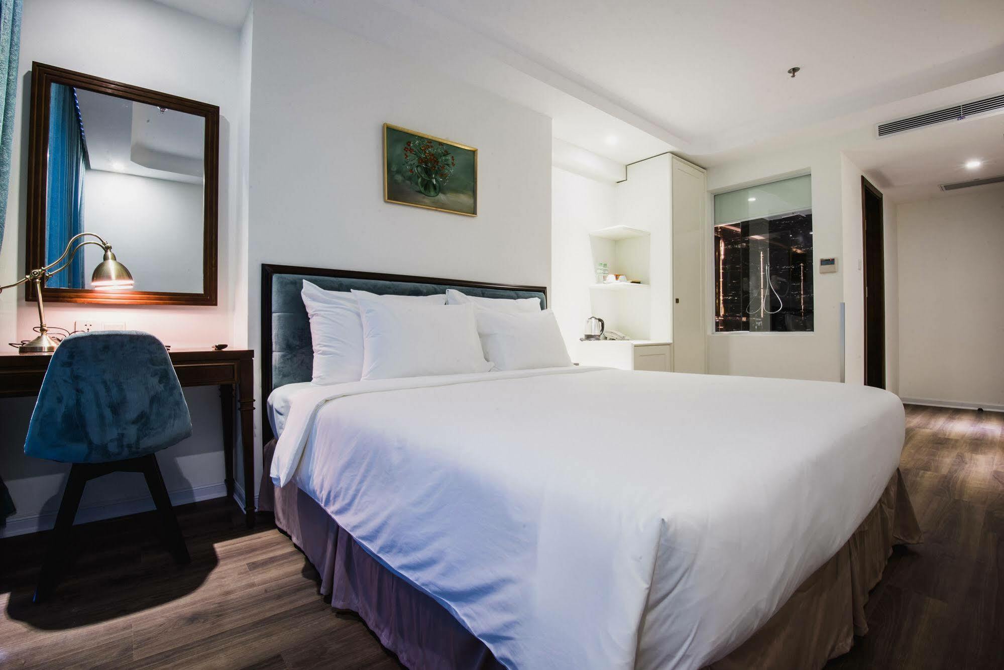 อดาลีน โฮเต็ล แอนด์ สวีท Hotel ดานัง ภายนอก รูปภาพ