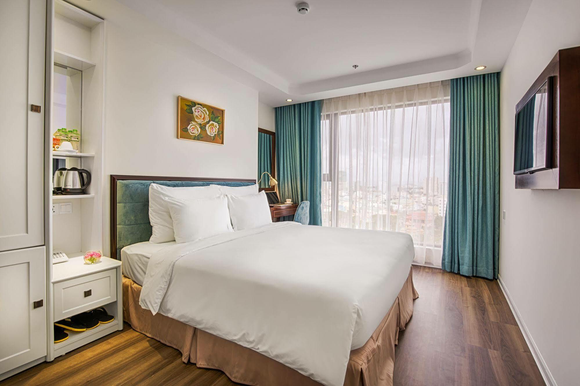 อดาลีน โฮเต็ล แอนด์ สวีท Hotel ดานัง ภายนอก รูปภาพ