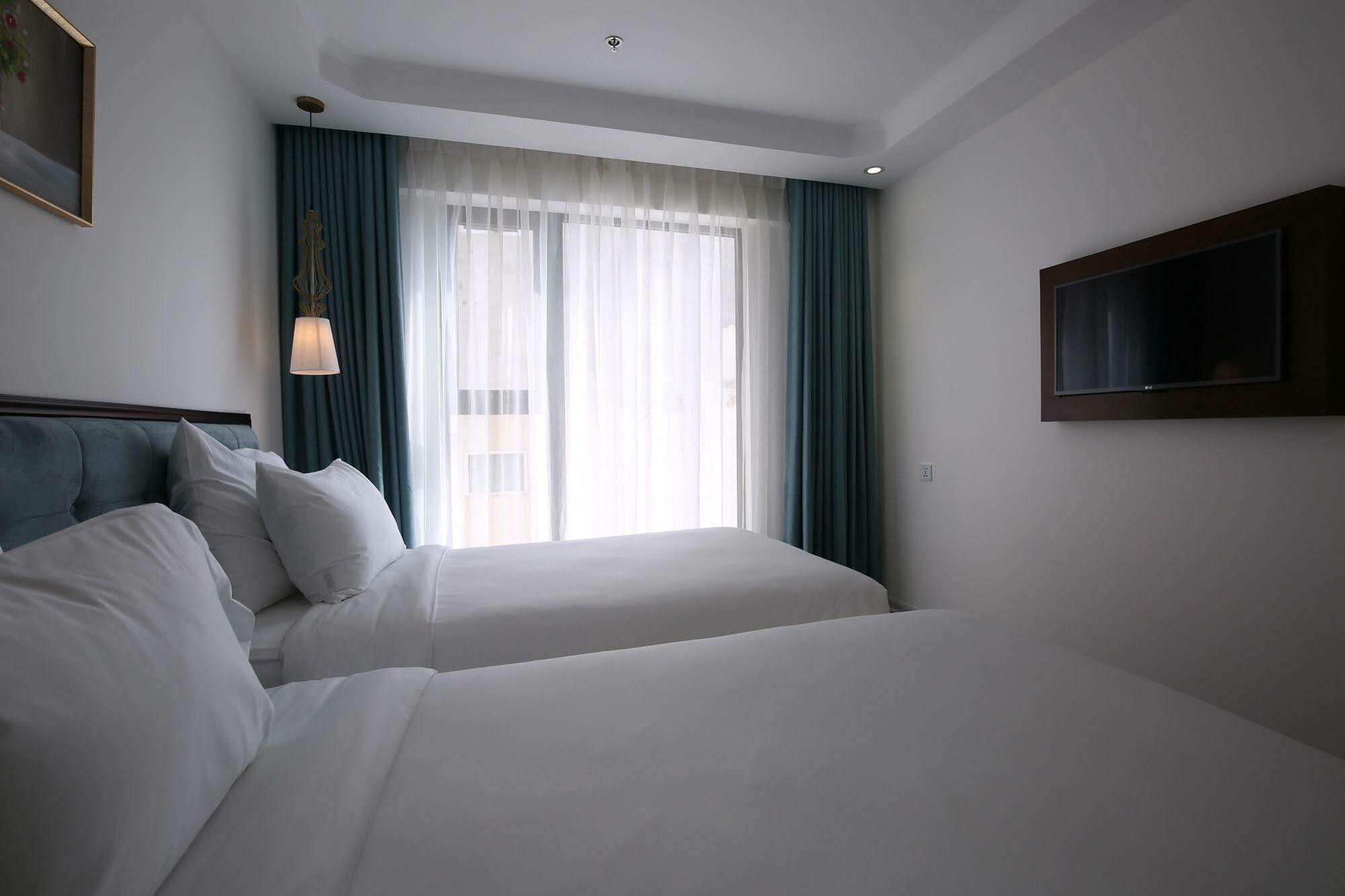อดาลีน โฮเต็ล แอนด์ สวีท Hotel ดานัง ภายนอก รูปภาพ